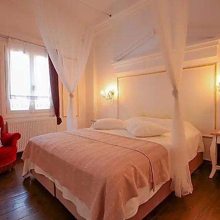 Moshinos Hotel *